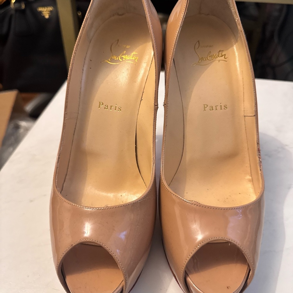 Christian Louboutin New Very Prive